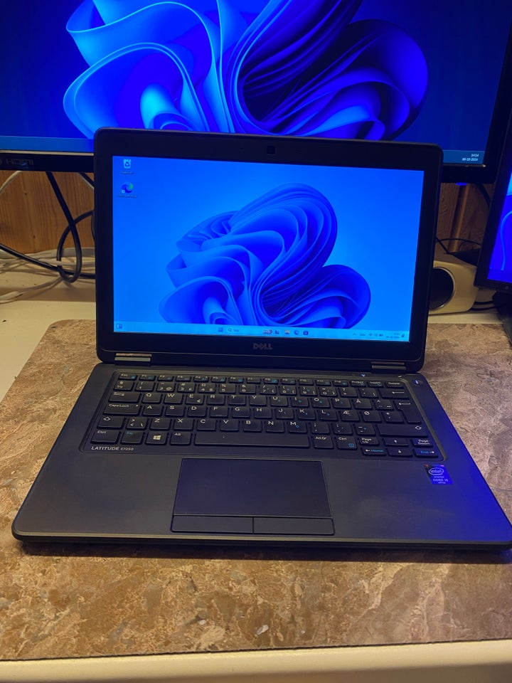 Dell Latitude e7250 , 2.30 GHz, 8 GB