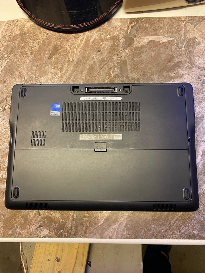 Dell Latitude e7250 , 2.30 GHz, 8 GB