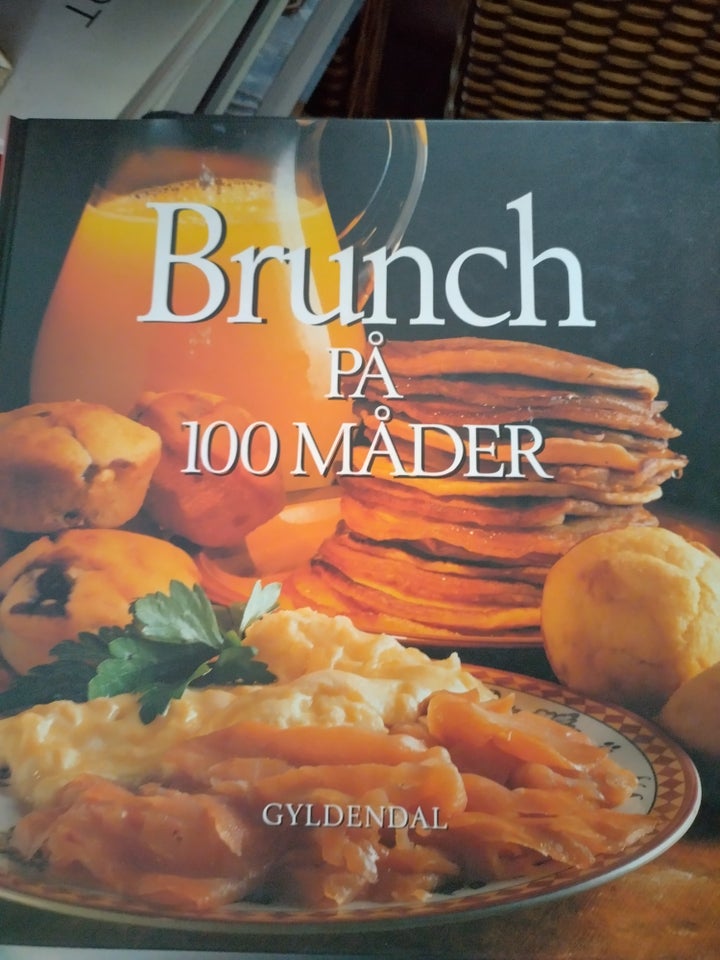 Brunch, 2 bøger, emne: mad og vin