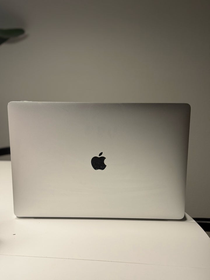 MacBook Pro, 16' Late 2019, 2,6 GHz