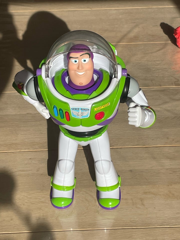 Buzz lightyear actionfigur, Maki