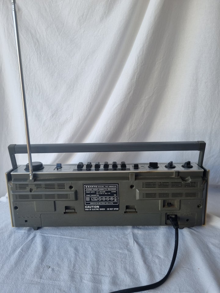 Anden radio, Andet, M6900F