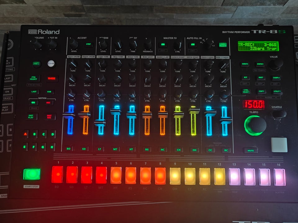 Trommemaskine, Roland TR-8