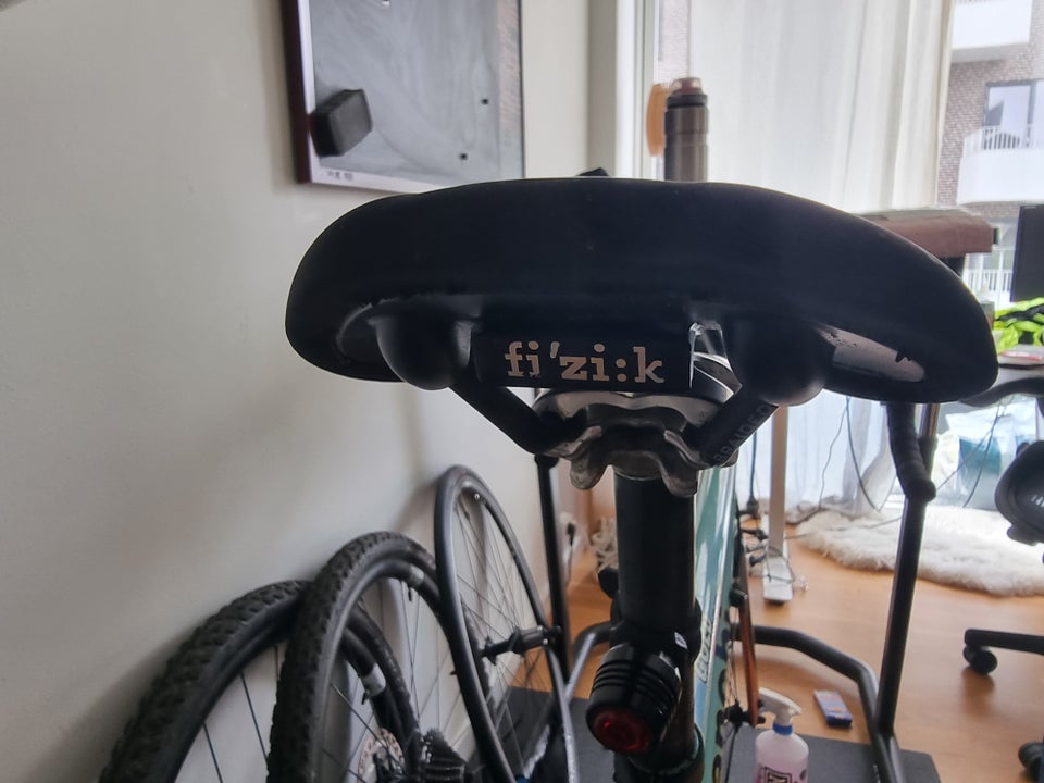 Sadel Fizik Antares R1