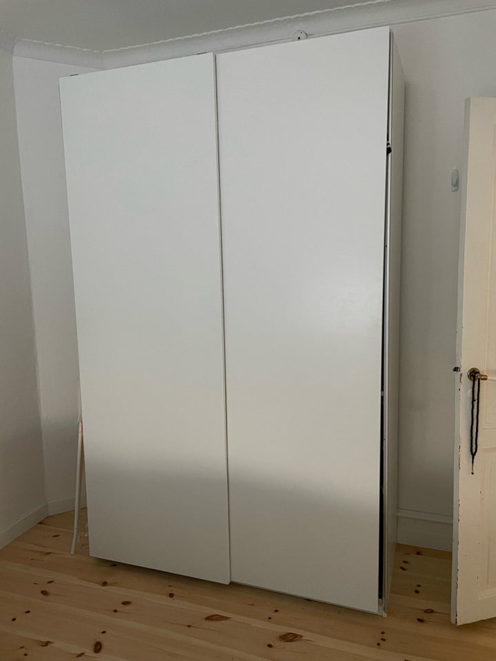 Klædeskab, Ikea, b: 150 d: 60 h: 220