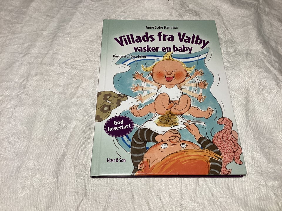 Villads fra Valby vasker en baby,