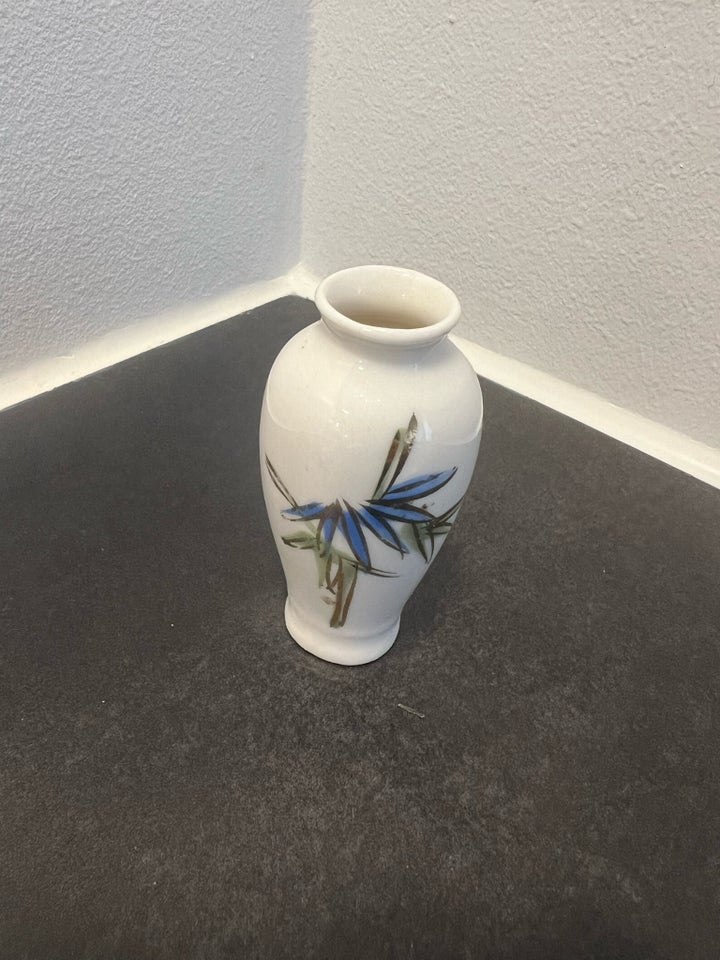 Porcelæn Meget lille vase til