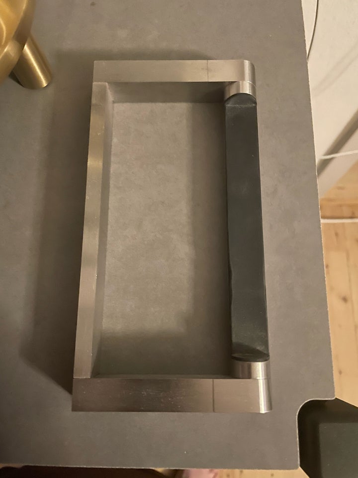 Toiletrulleholder, Vipp