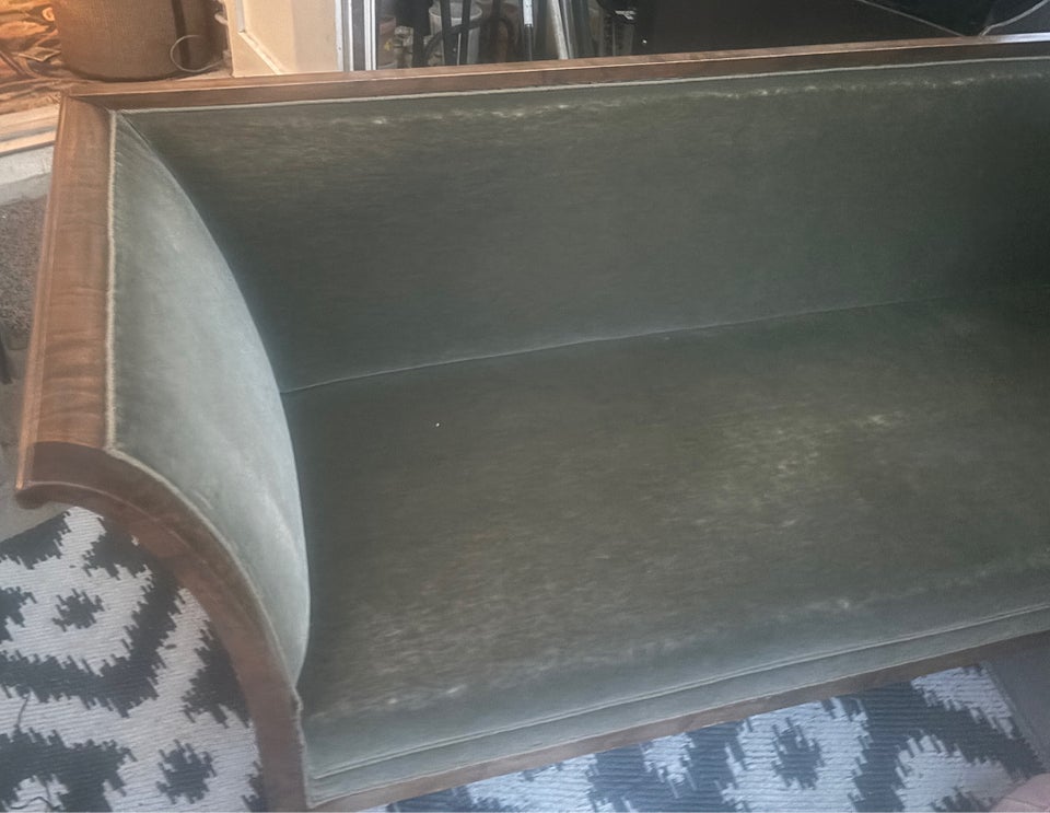 Sofa , 000 år gl.