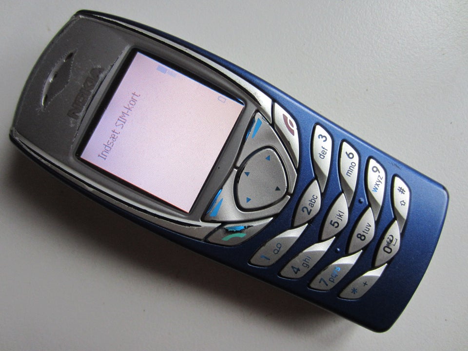 Nokia 6100 mobiltelefon