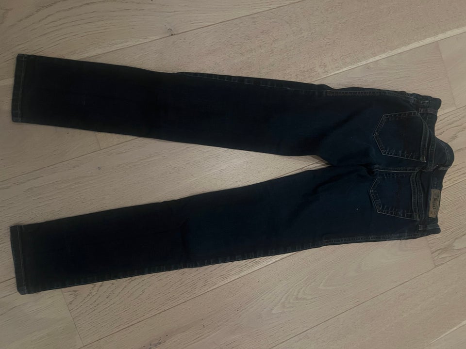 Jeans, Diesel, str. 25