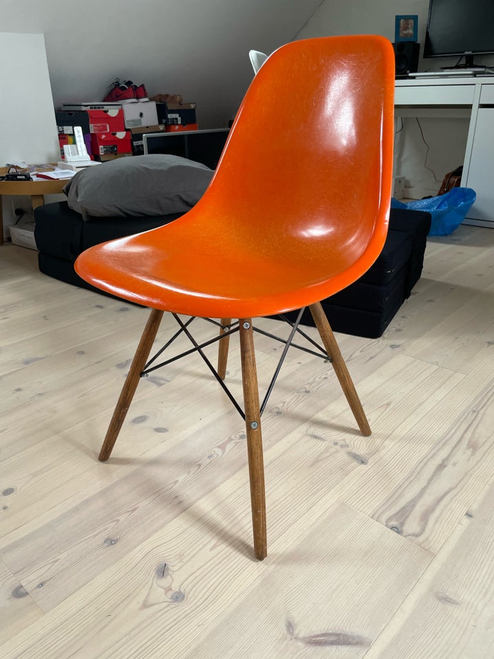 Eames DSW Stol