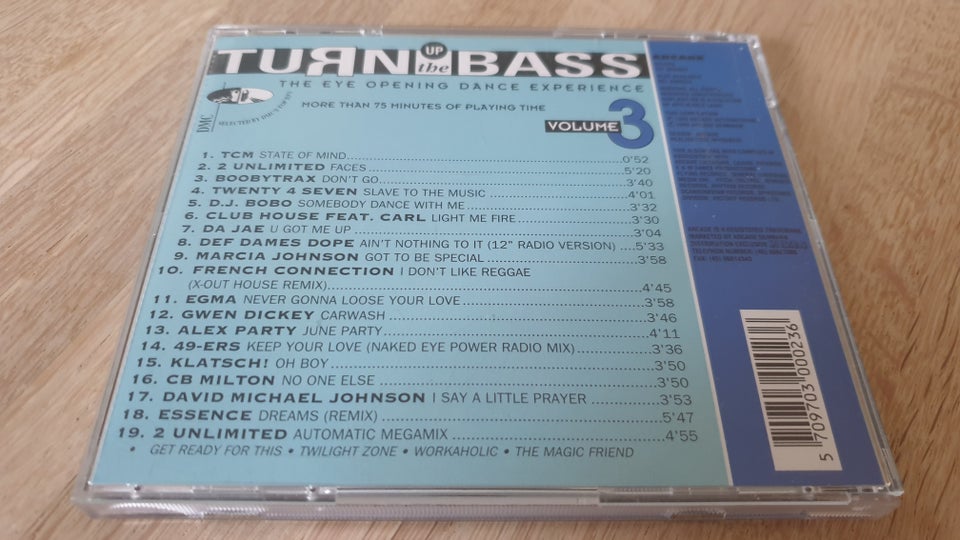 Diverse Kunstnere: Turn Up The Bass