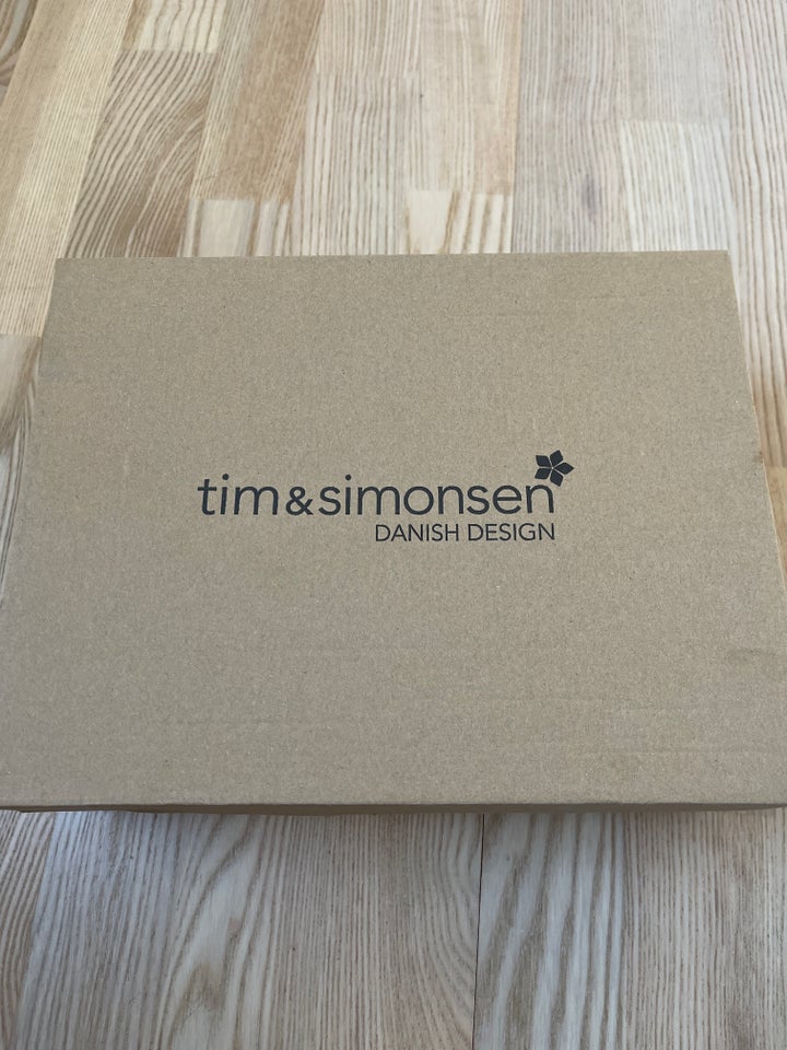 Sandaler, str. 37, Timsimonsen