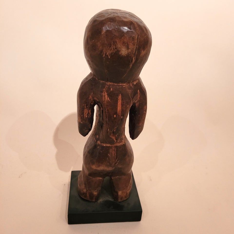 ETNOGRAFISK AFRIKANSK FIGUR TRÆ