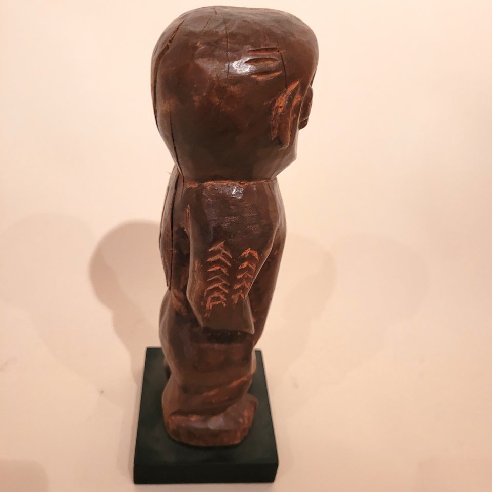 ETNOGRAFISK AFRIKANSK FIGUR TRÆ