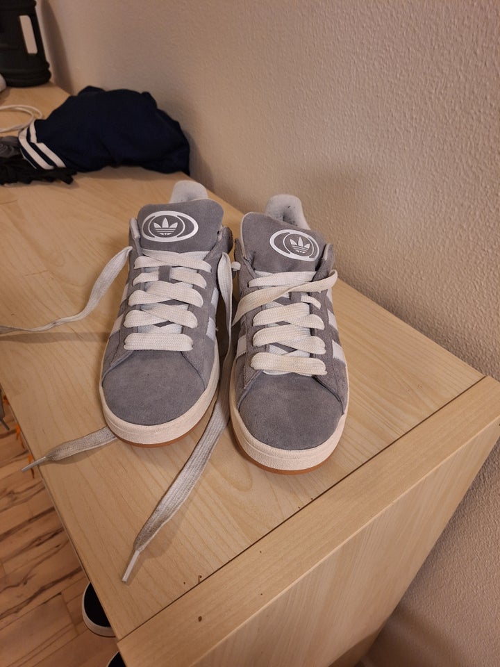 Sneakers, Adidas campus 00, str. 44