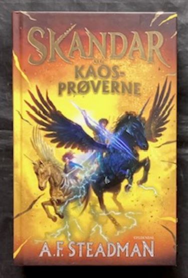 Skandar og Kaos-prøverne, A. F.