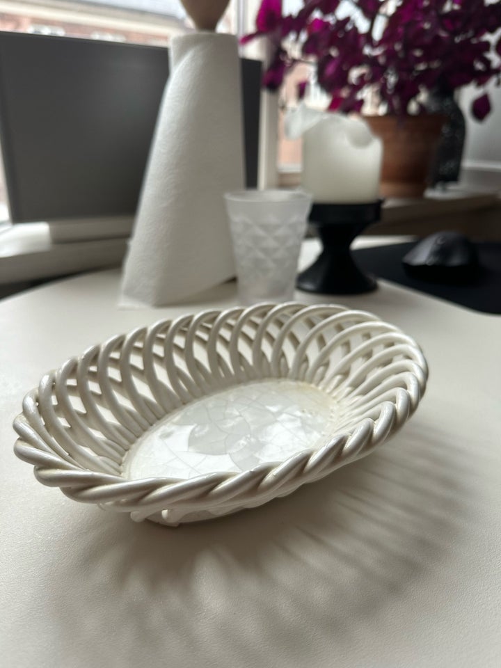 Porcelæn, Fad eller kurv, Vens