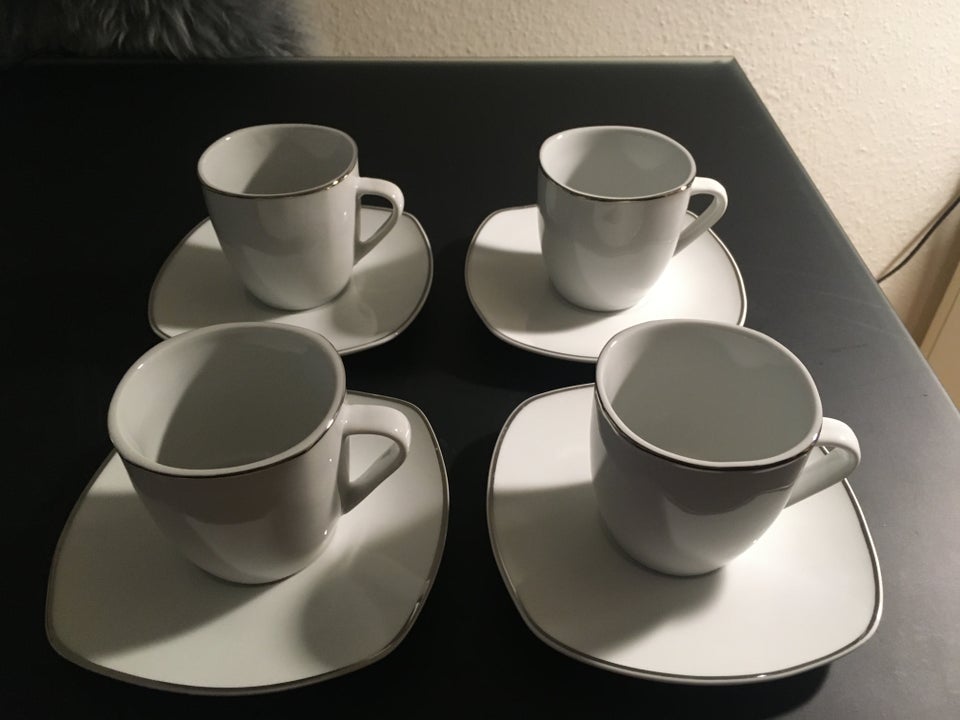 Porcelæn 4 kaffekopper +