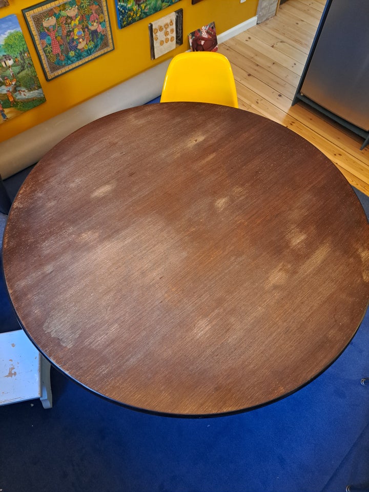 Eames, andet, Segmented table