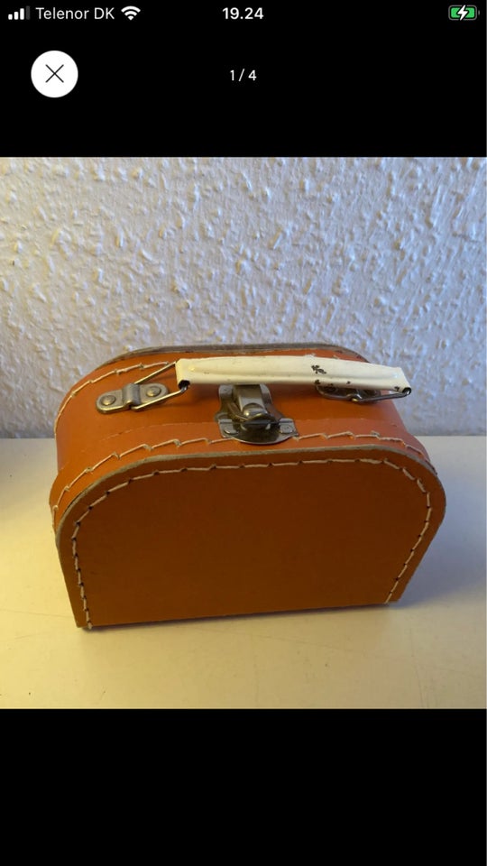 Fineste gamle orange kuffert
