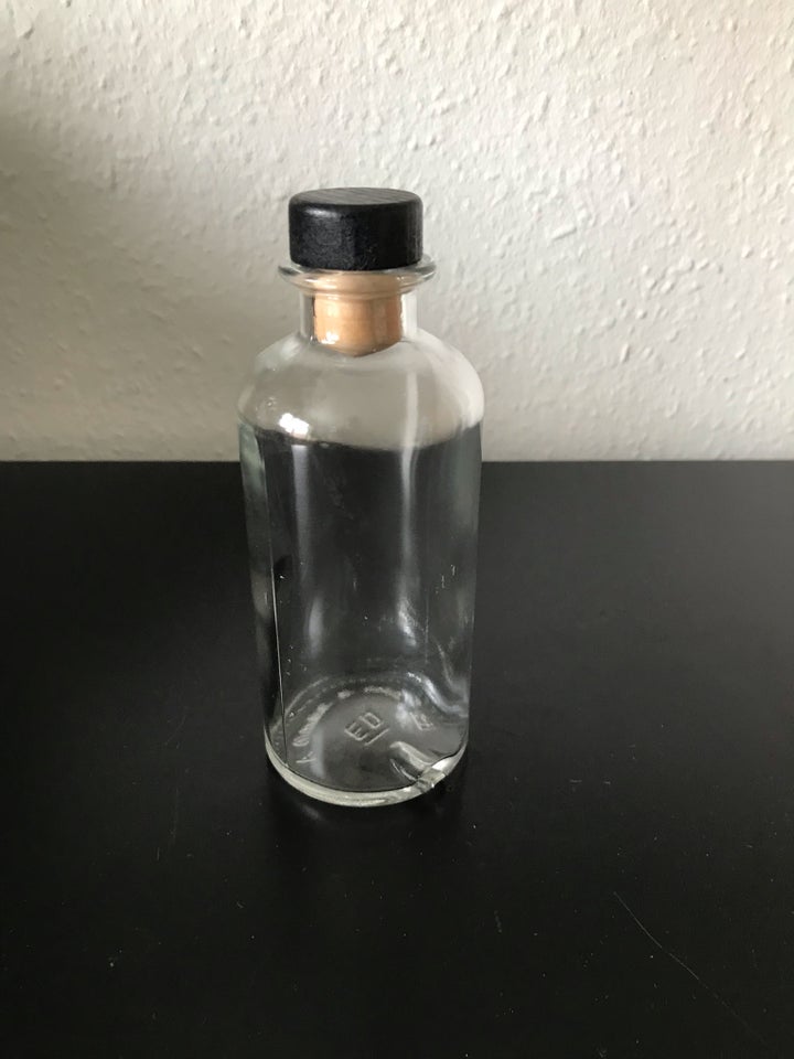 Glas flaske med låg 20 cl