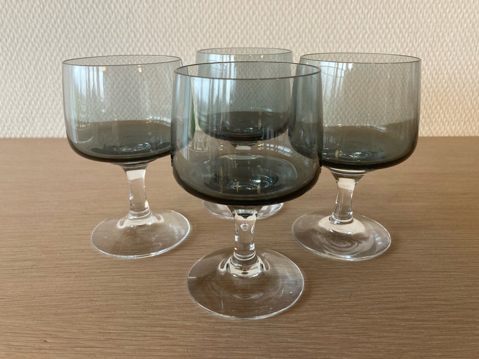 Glas, hvidvin, snaps og likør