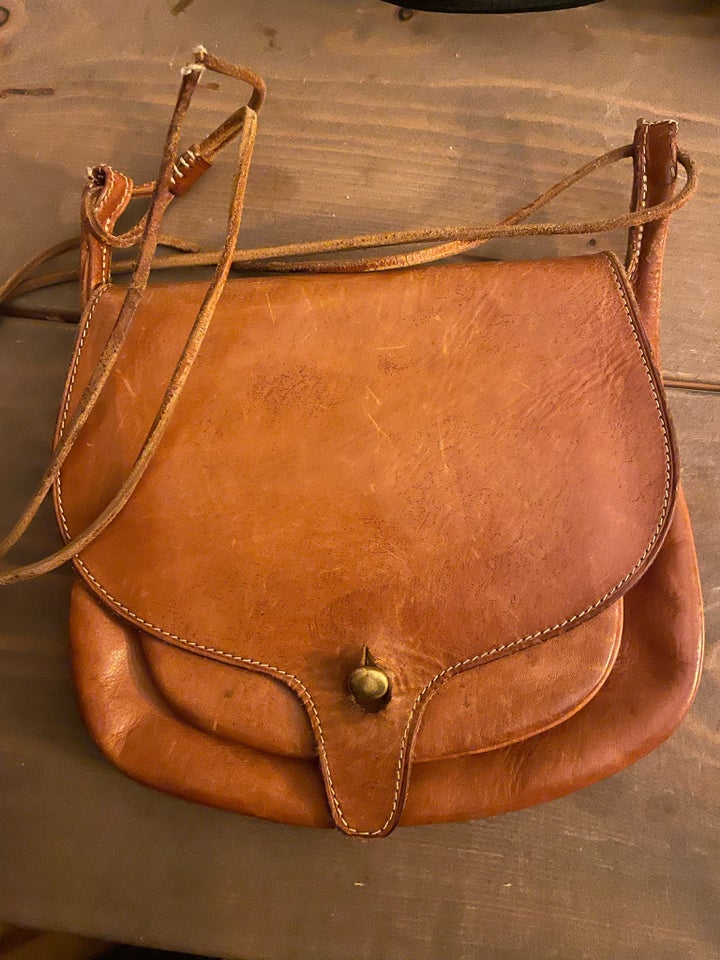 Crossbody, Ukendt