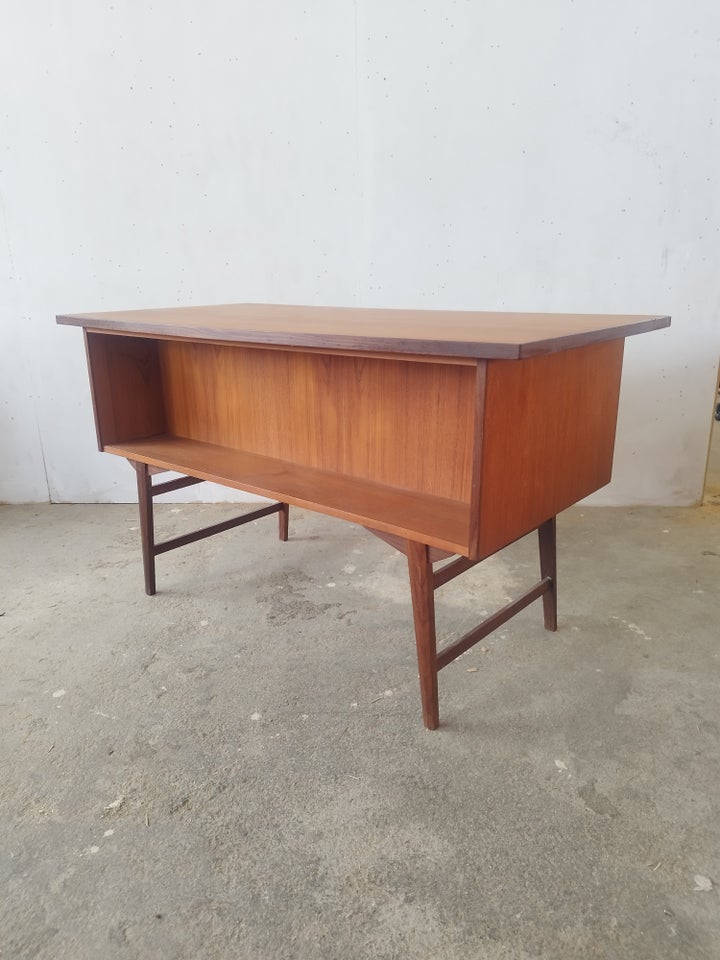 Skrivebord, Teak