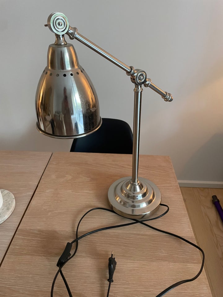 Skrivebordslampe, Ikea