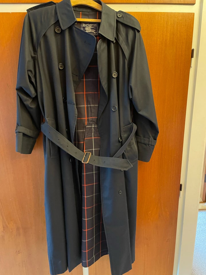 Trenchcoat str 46 Burberry