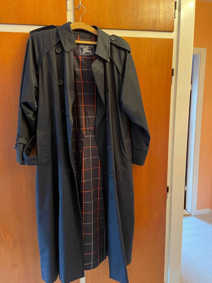 Trenchcoat str 46 Burberry