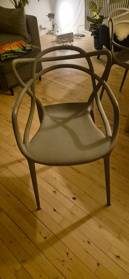 Spisebordsstol, KARTELL