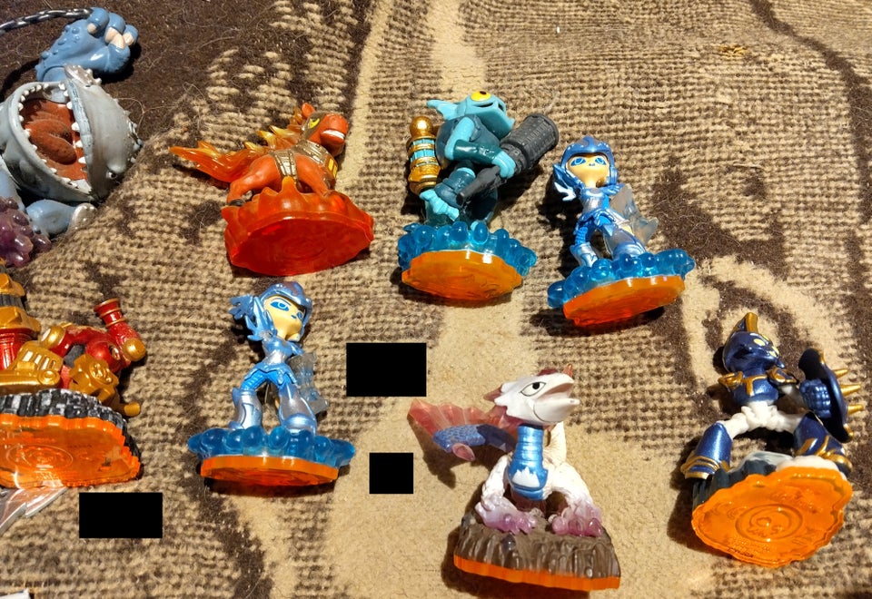 13 x Skylanders figurer PS4