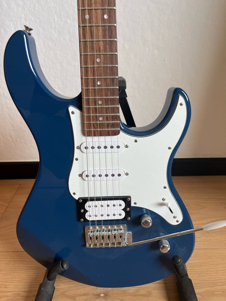 Elguitar Yamaha Pacifica 112V UBL