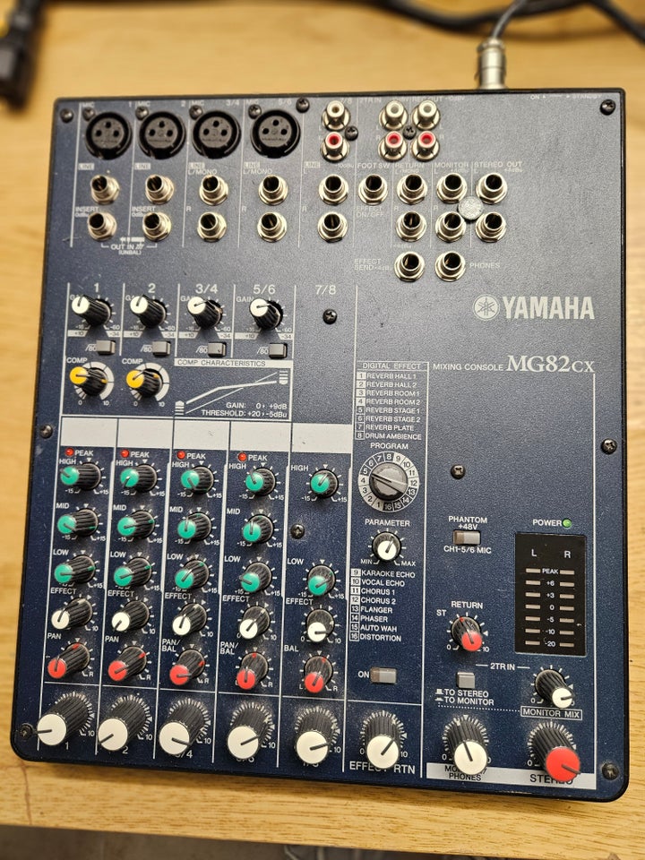 Mixer Yamaha MG82CX