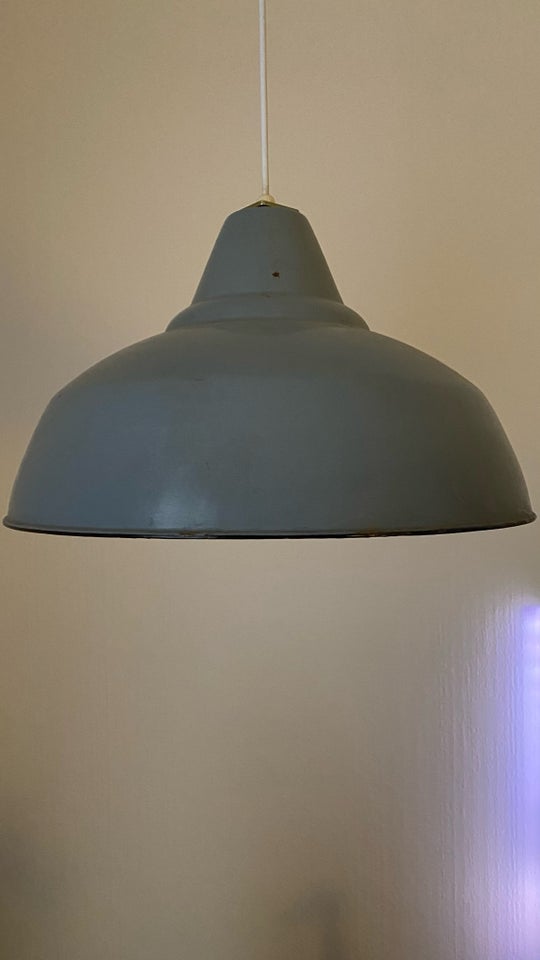 Pendel, Gammel emalje lampe