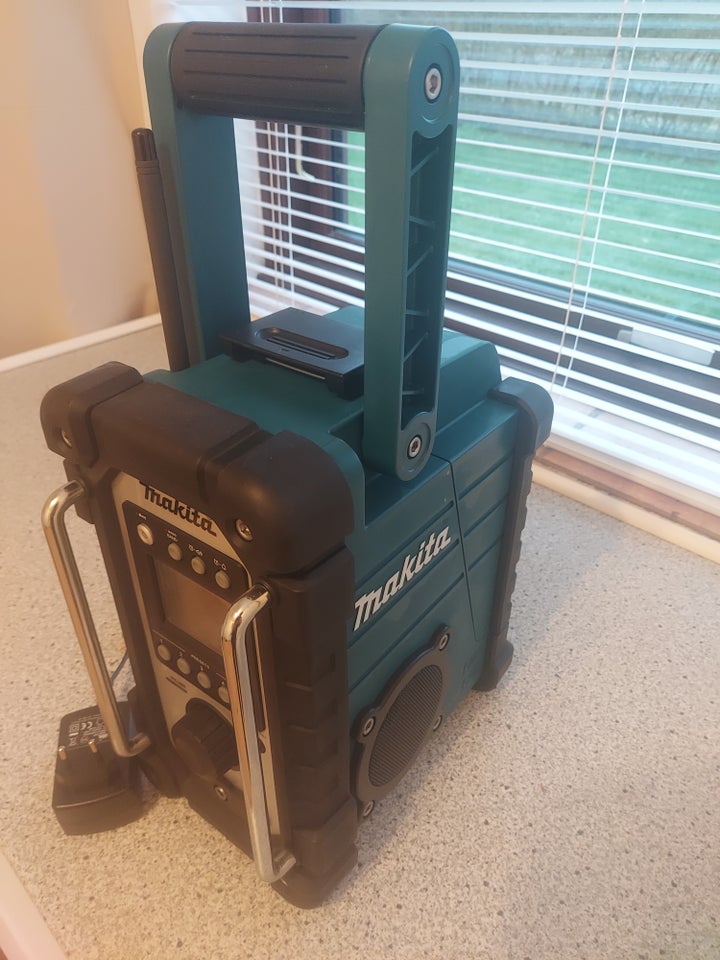 AM/FM radio, Andet, Makita DMR107