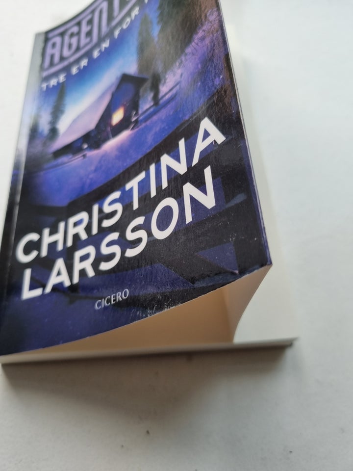 Agenturet 3, Christina Larsson,