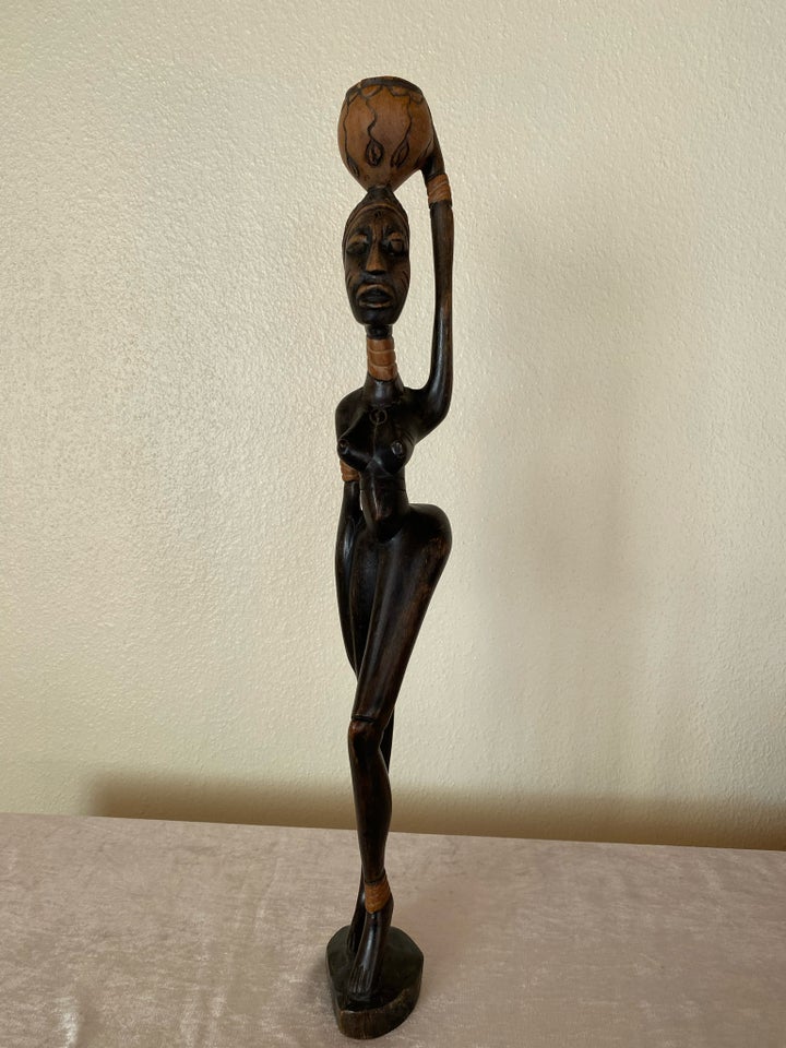 Afrikansk figur i træ Håndlavet