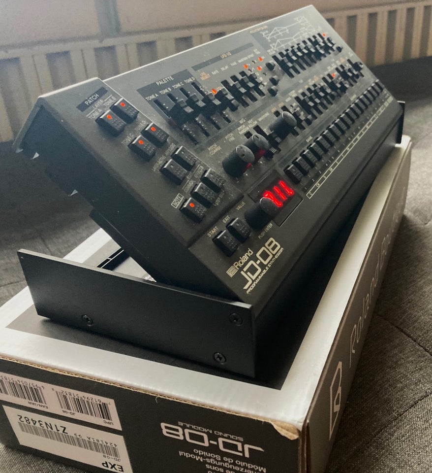 Synthesizer, Roland JD-08