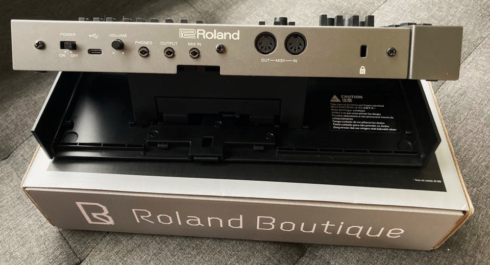 Synthesizer, Roland JD-08