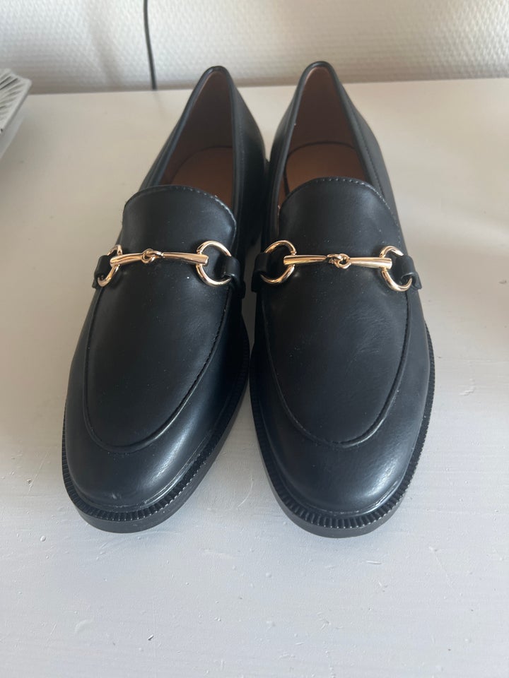 Loafers, str. 39, HM