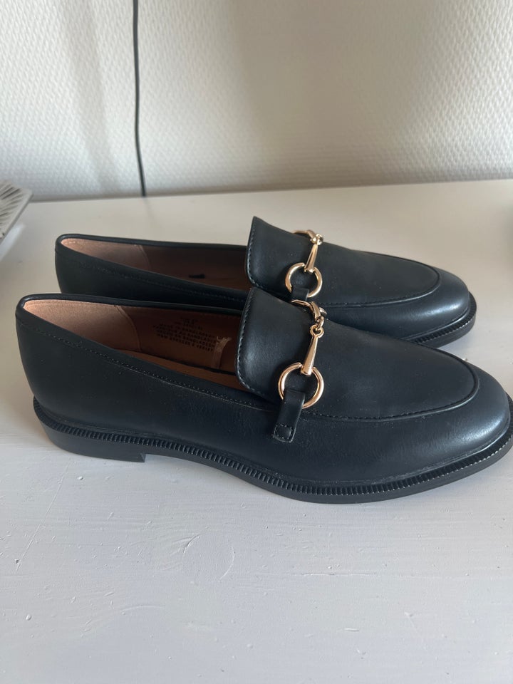 Loafers, str. 39, HM