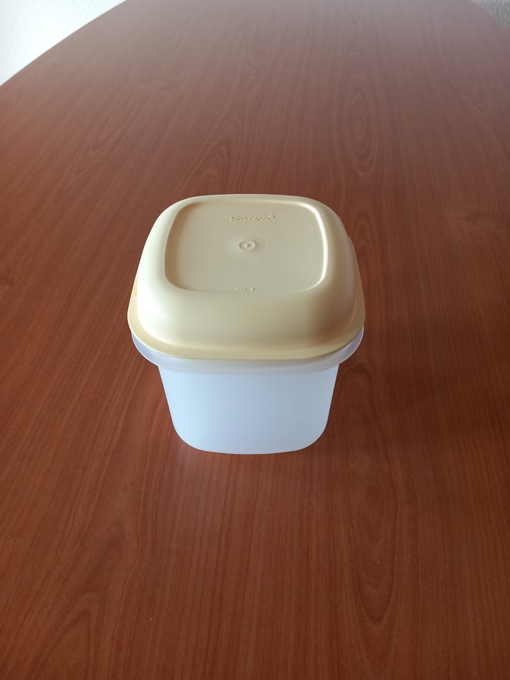 Tupperware boks 13x13 cm, H:12 cm