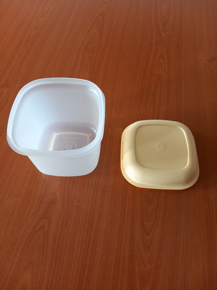 Tupperware boks 13x13 cm, H:12 cm