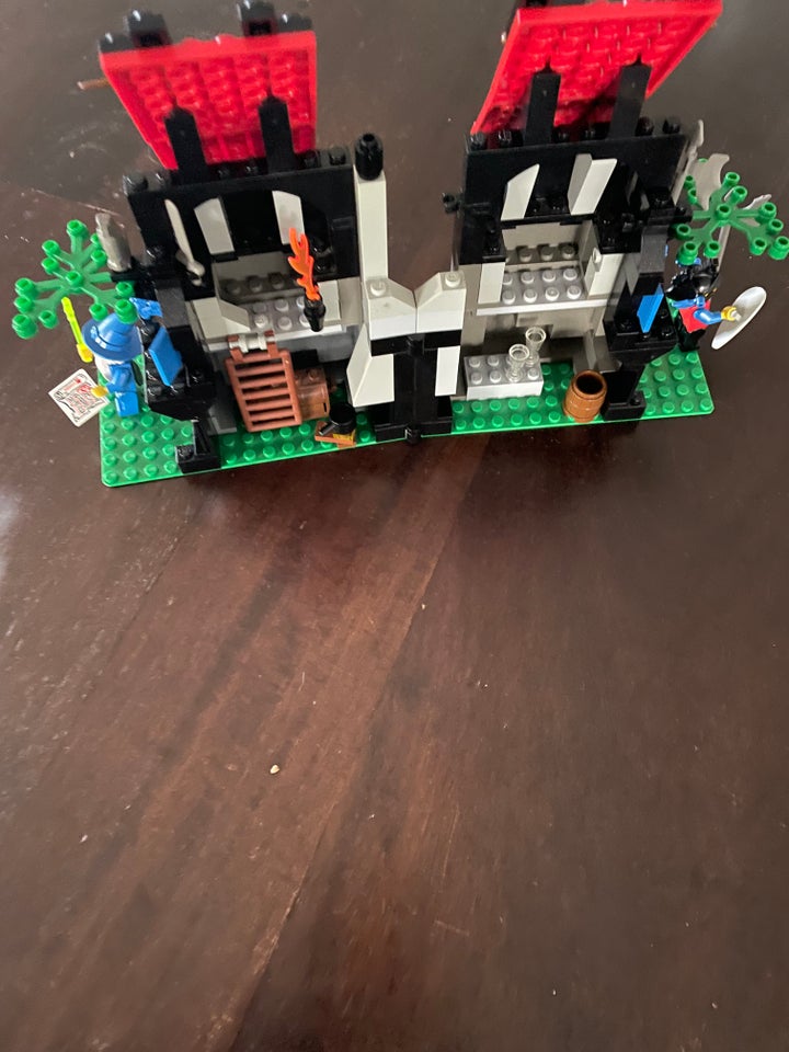 Lego Castle, 6048