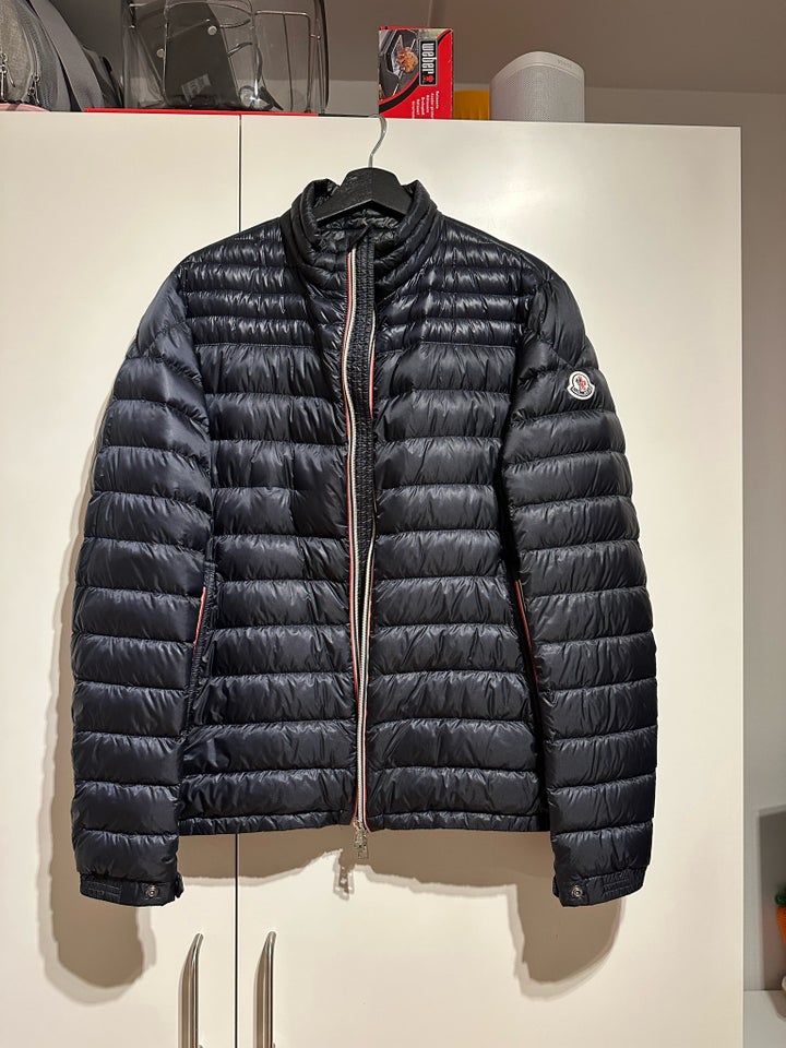 Dynejakke, str. M, Moncler