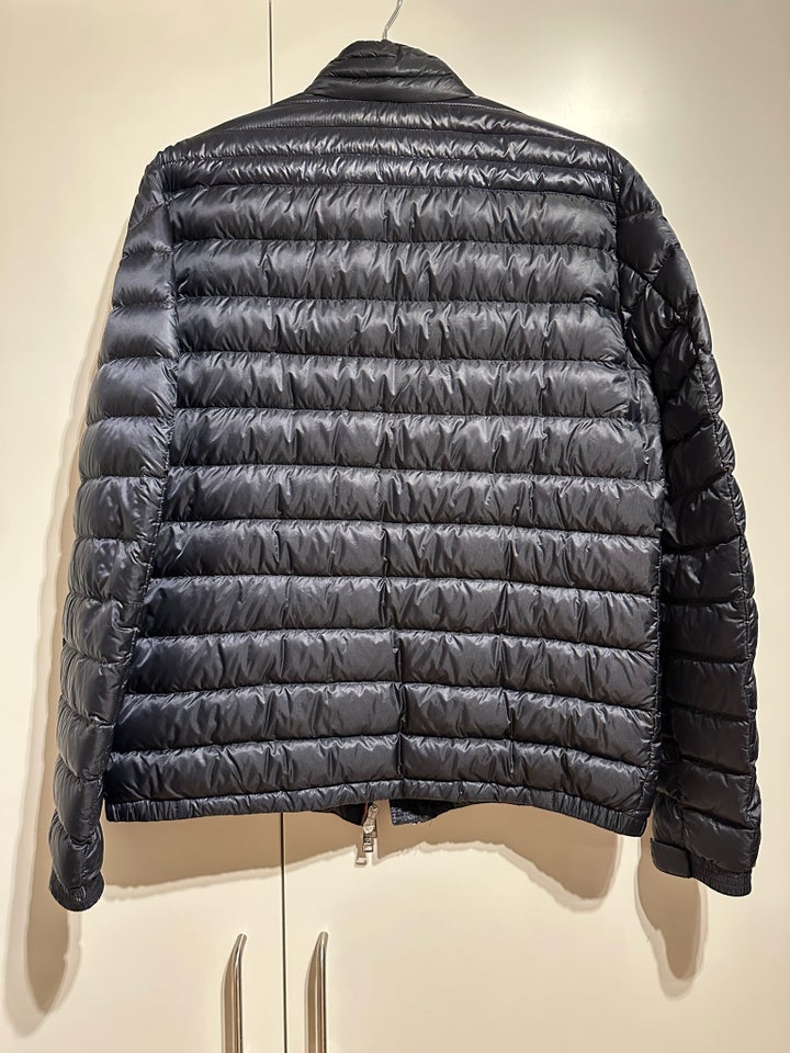 Dynejakke, str. M, Moncler